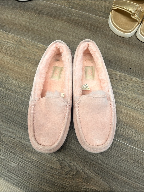 UGG Shoes - UGG Women's Pink cozy Slippers